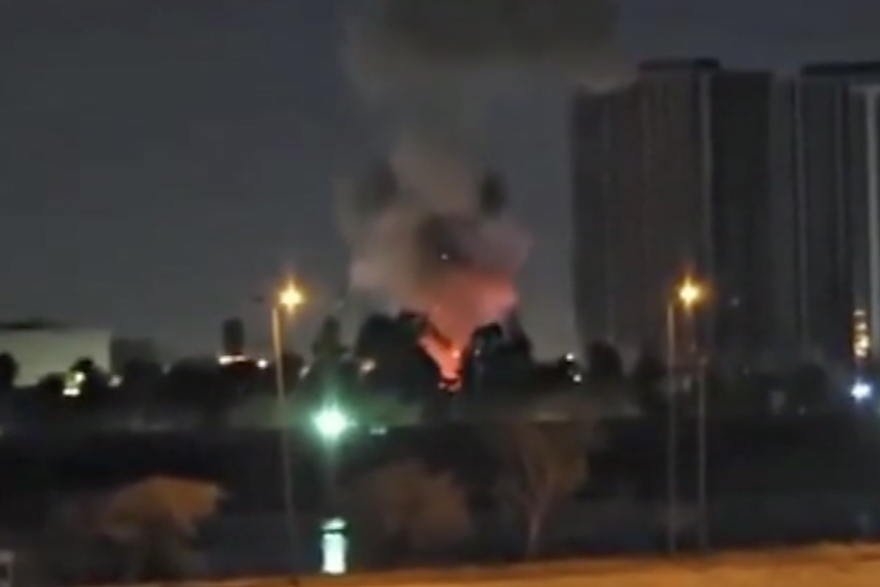 Svjedoci gledaju kako dronovi i rakete napadaju ameri&ccaron;ku ambasadu u Bagdadu