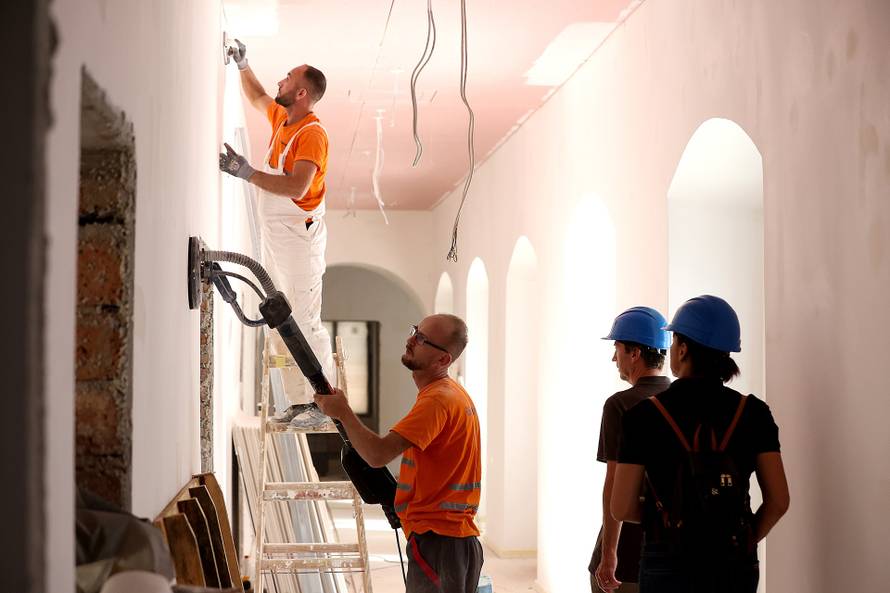 Zagreb: Radovi na gimnaziji Tituša Brezovačkog