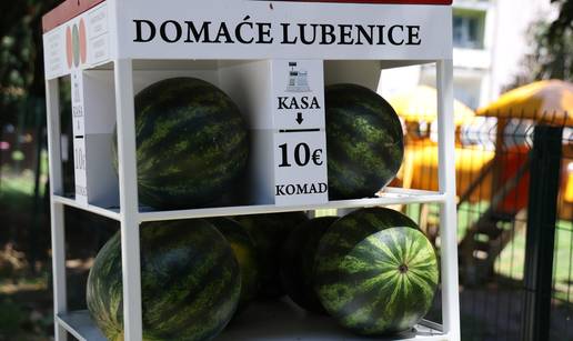 AFERA LUBENICE Uklonili sporne lubenicomate s ulice: Taj OPG je la&zcaron;an! Doznajemo sve detalje