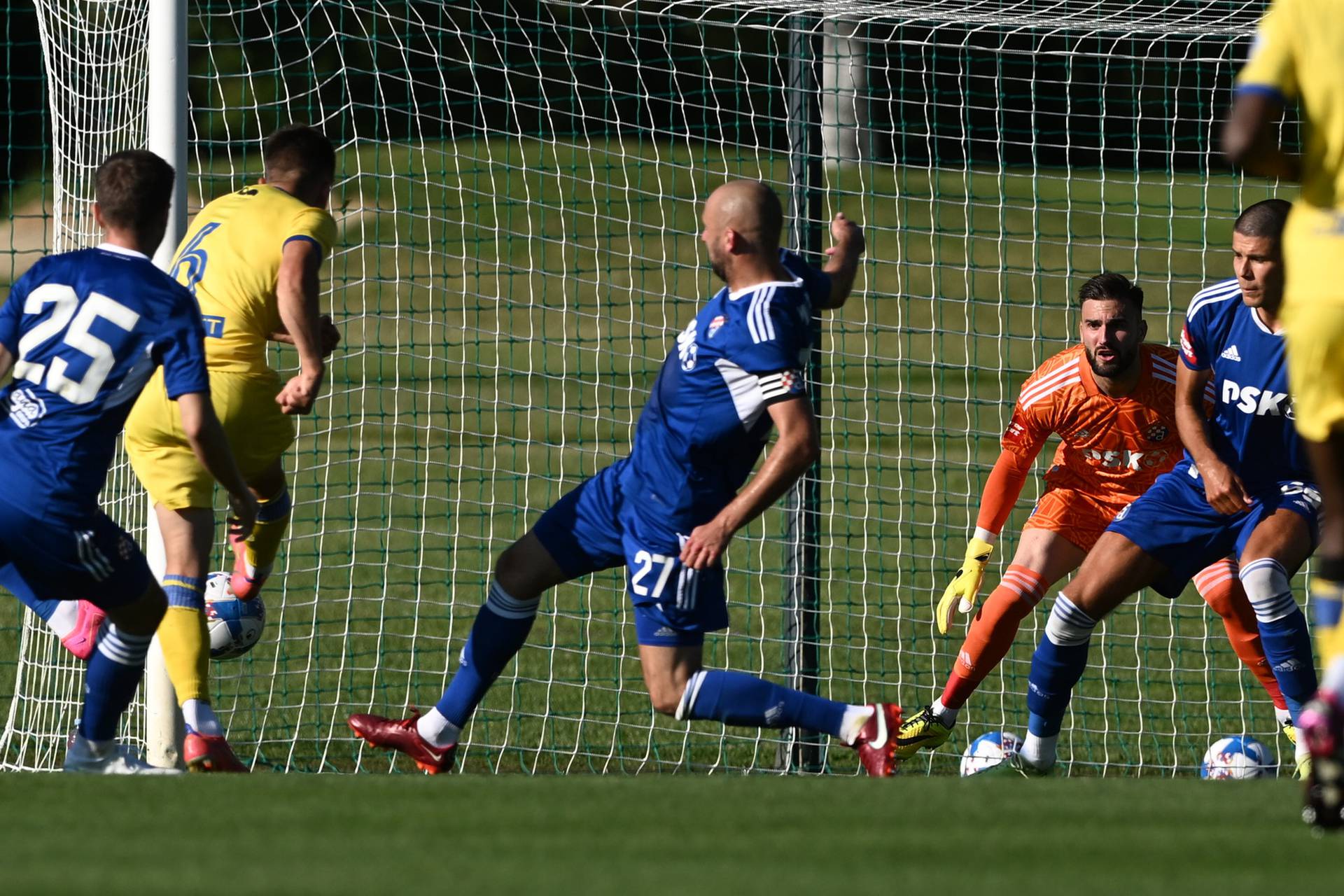 Kranj: FC Koper i GNK Dinamo odigrali prijateljsku utakmicu