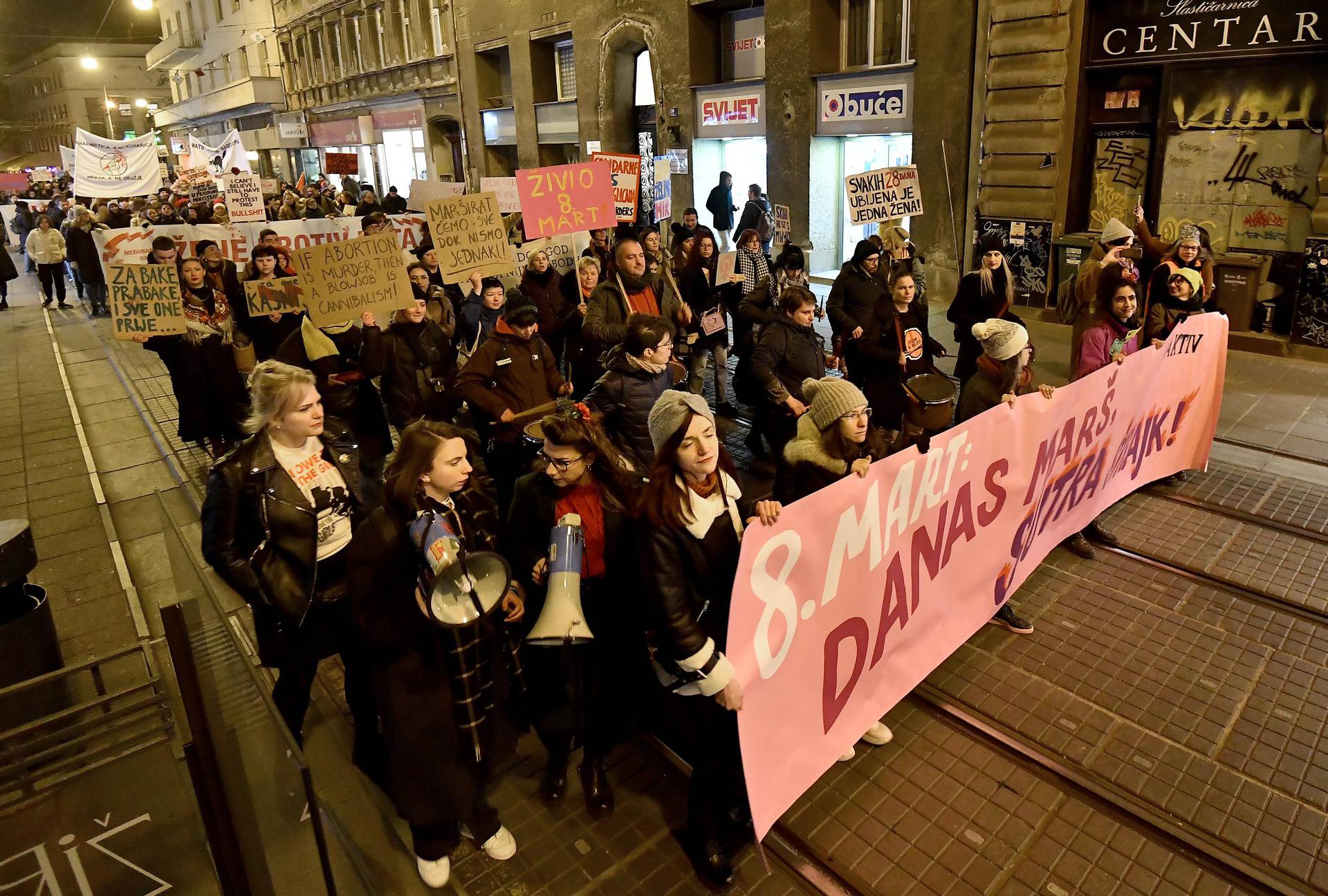 Noćni marš za ženska prava: 'U koroni smo vidjeli koliko su žene zapravo loše plaćene!'