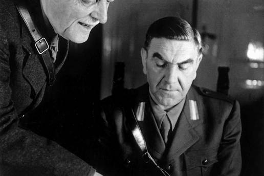 Paveli&cacute; je tog 9. svibnja 1945. bio izbezumljen. Na licu mu se vidio strah: Idu Rusi... tenkovi!