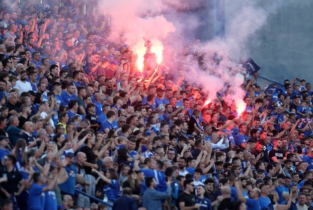 Zagreb: Navijači na utakmici Dinama i Lokomotive
