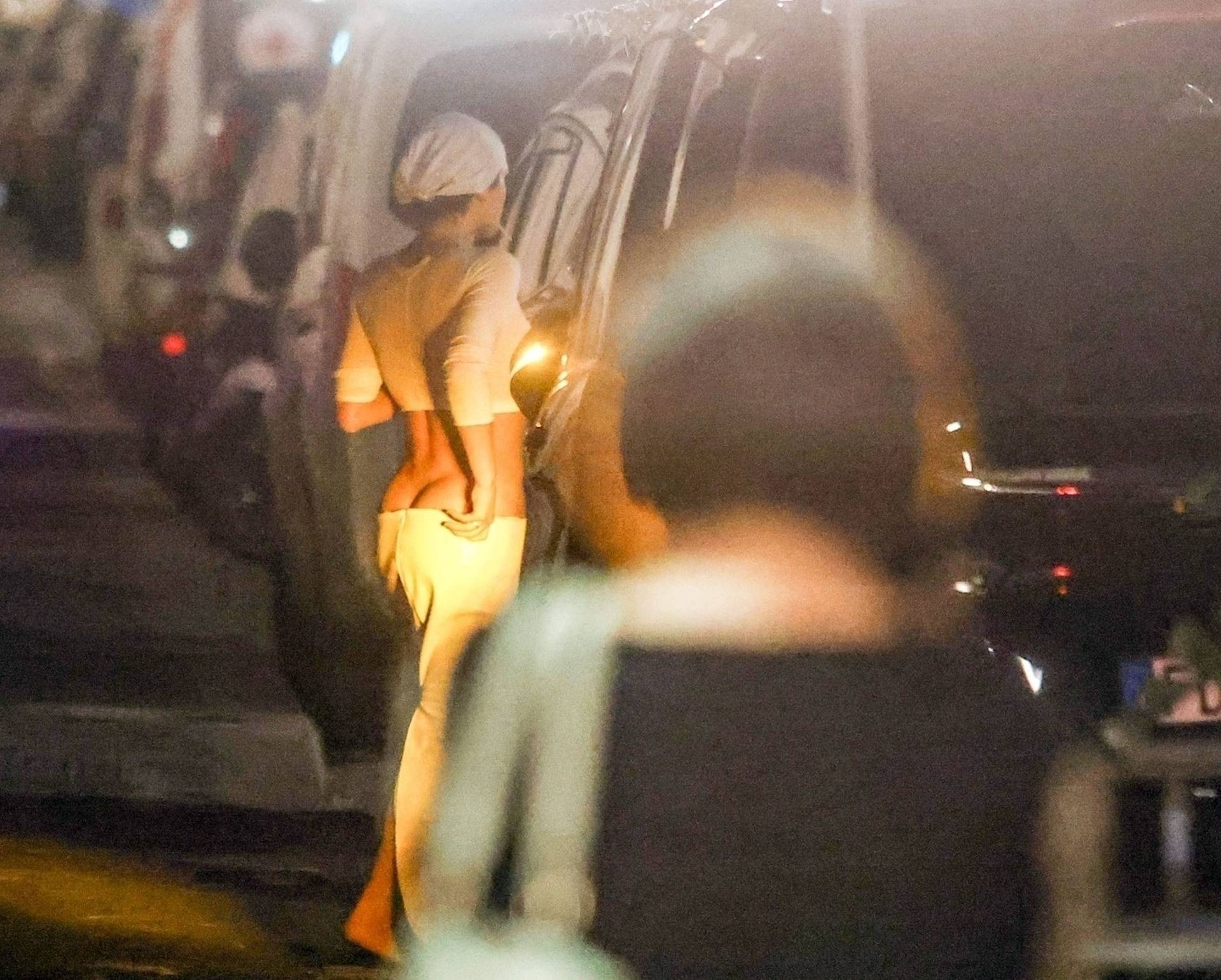 *PREMIUM-EXCLUSIVE* *MUST CALL FOR PRICING* *WEB EMBARGO UNTIL 21:00 HRS UK TIME ON 10/08/23* The American Rapper Kanye West is all smiles looking happy with his reported 'Wife' Bianca Censori as they enjoy cool scrumptious Gelato and take a stroll barefo