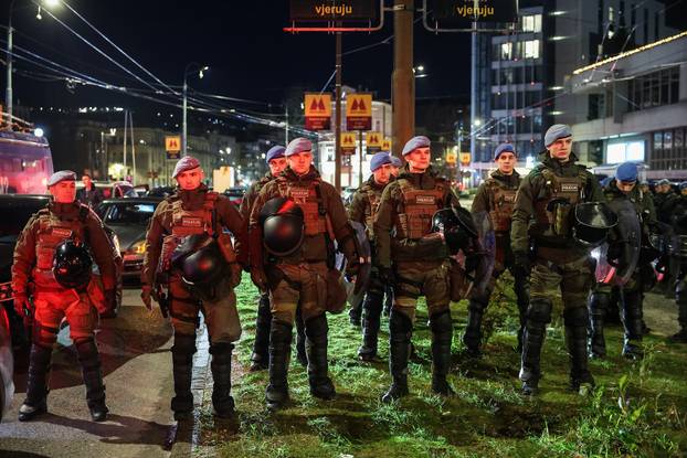 Sarajevo: Policija u punoj opremi na prosvjedu u središtu grada