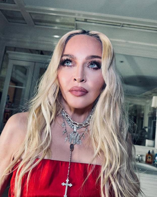 FOTO Jezive uhode slavnih faca: Gwyneth Paltrow dobila je 66 pisama, a Arianu htjeli ubiti...