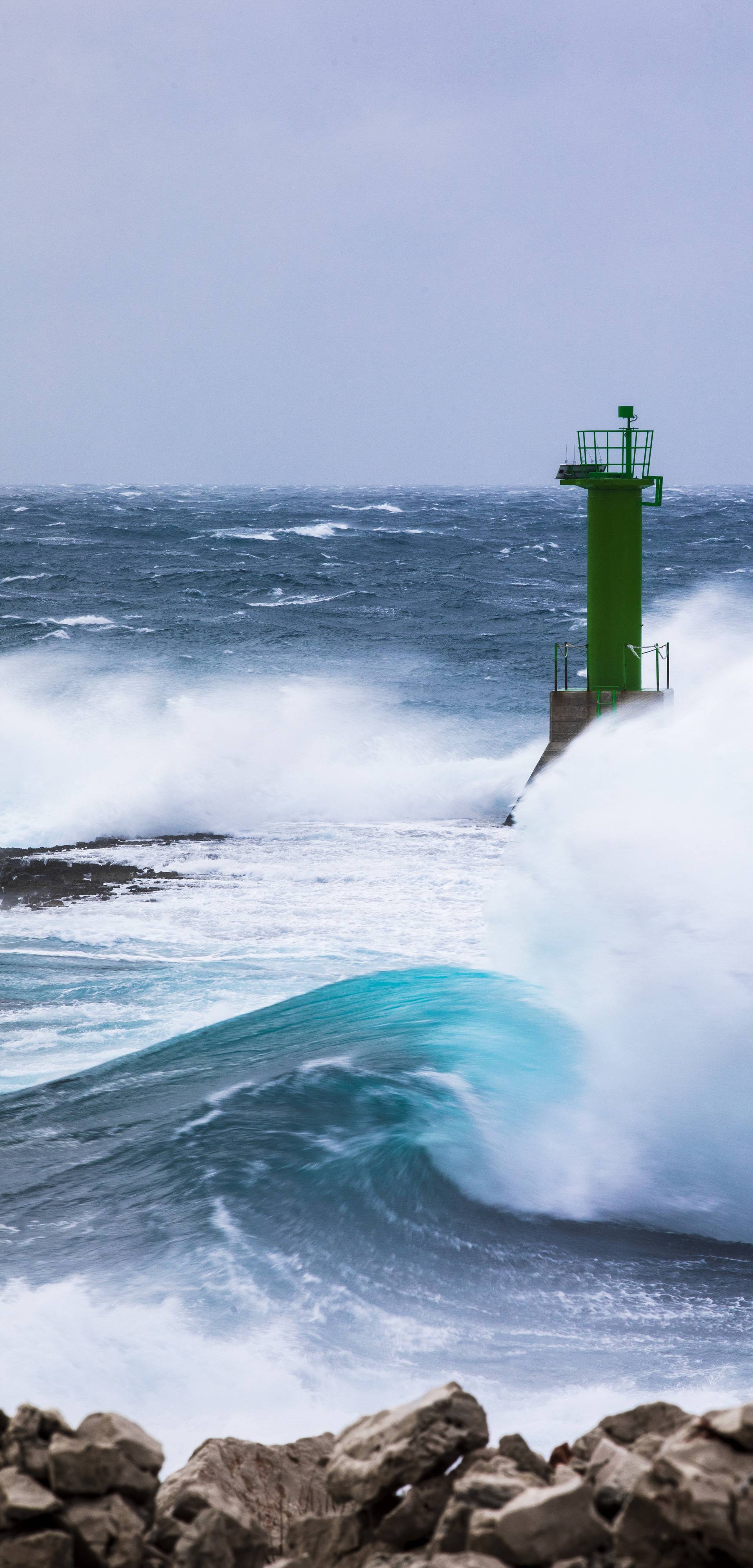 Ražanj: Višemetarski valovi na Punta Planki