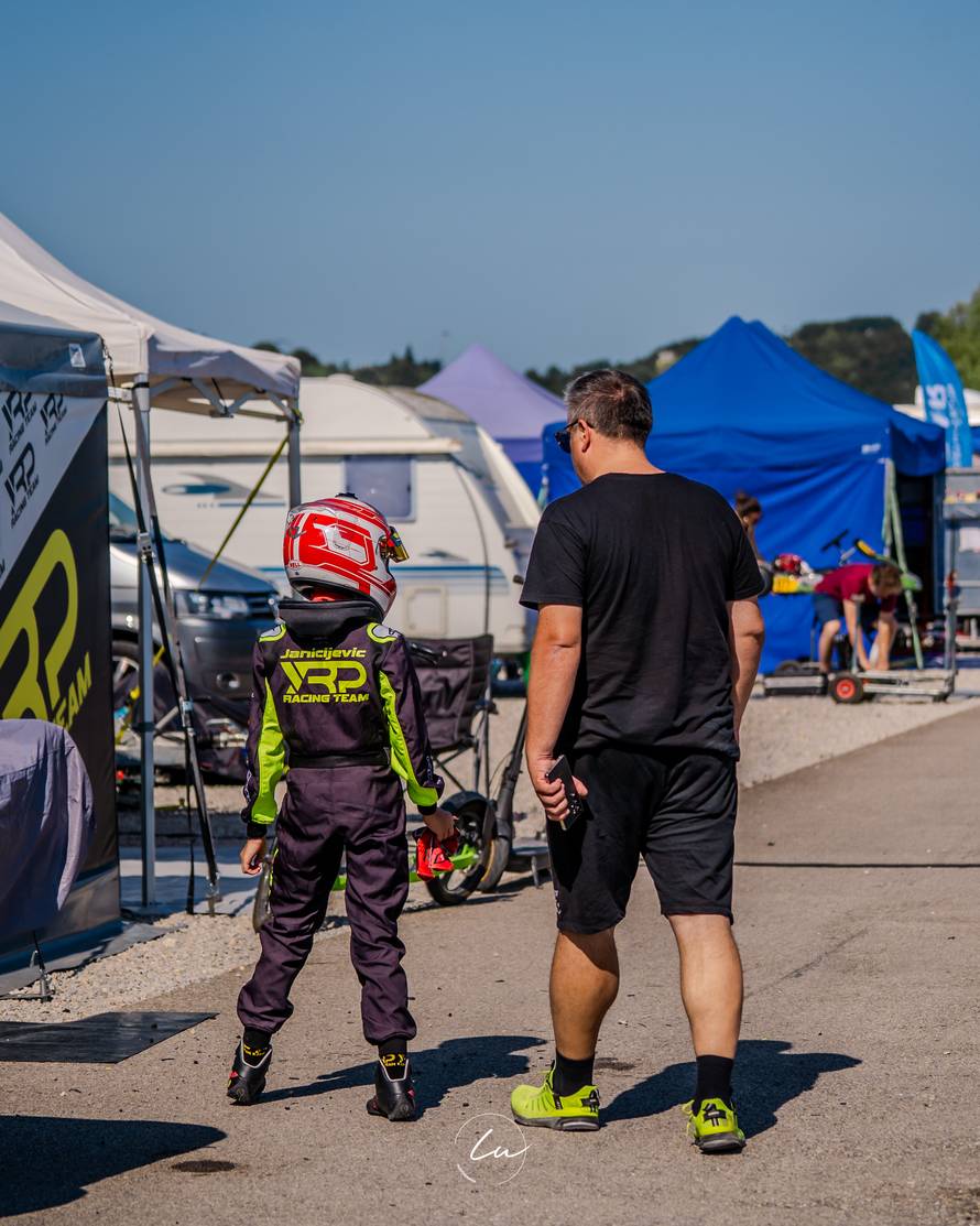 Hrvatski karting dobiva novu zvijezdu: Ivan Janičijević (11) oduševljava rezultatima...