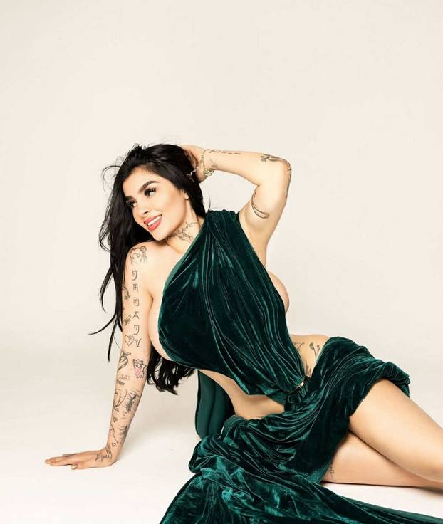 FOTO Zgodna tattoo majstorica ima ludi izazov: 'Tko mi tetovira lice osvoji 10.000 eura!'