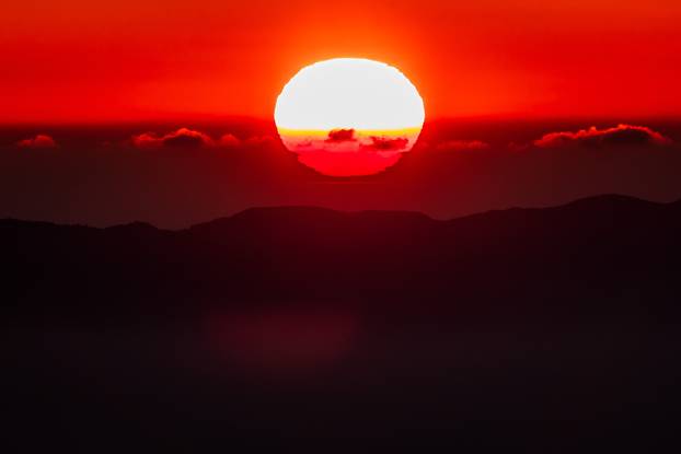 Biokovo  -  Zalaz sunca promatran sa vrhova Biokova 1100m/nm