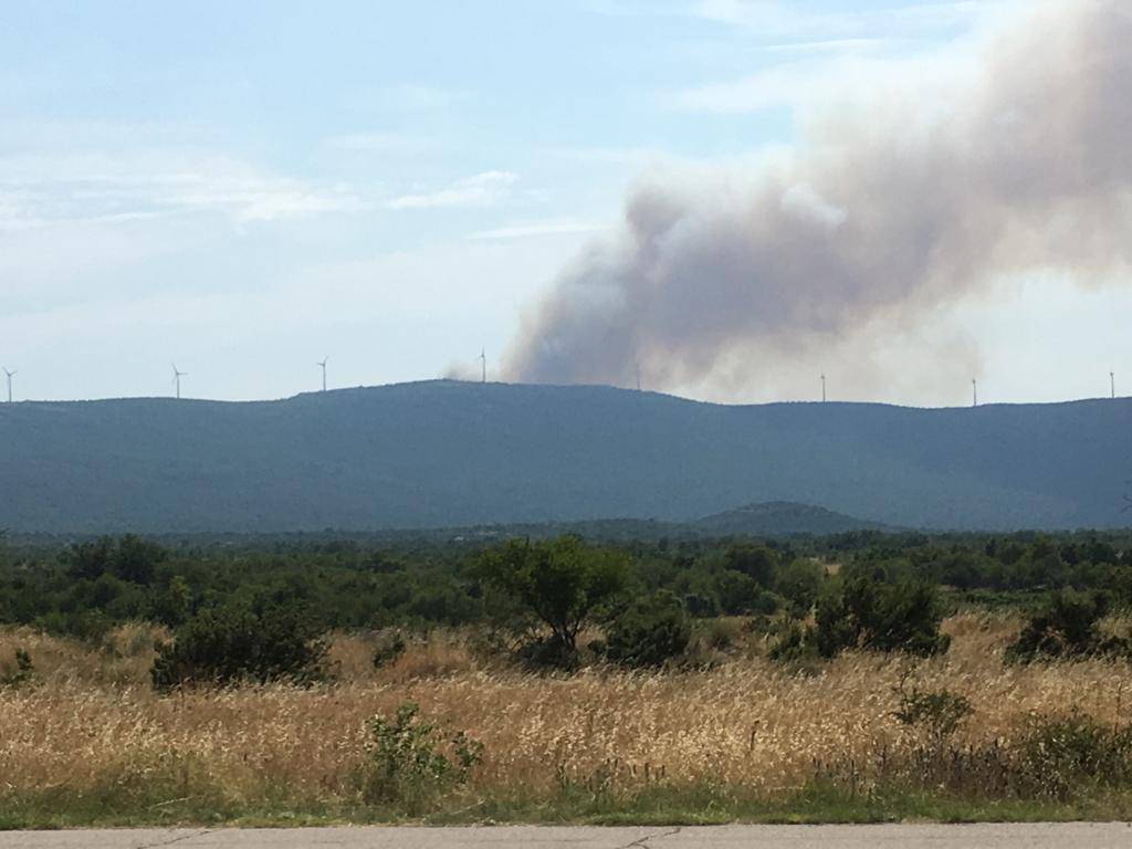 Besana noć pred vatrogascima: Počeli su evakuirati stanovnike