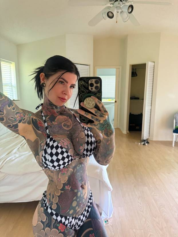 FOTO Prekrila je 98 posto tijela tetovažama: 'Što više tetovaža, to je bolja zabava u krevetu...'