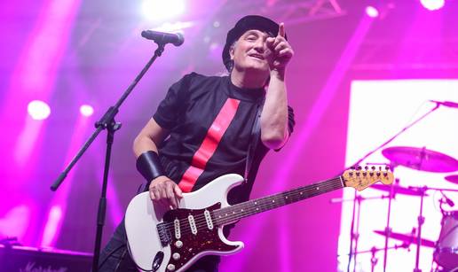 Plavi orkestar rasplesao tisuće na Šalati: Pogledajte atmosferu