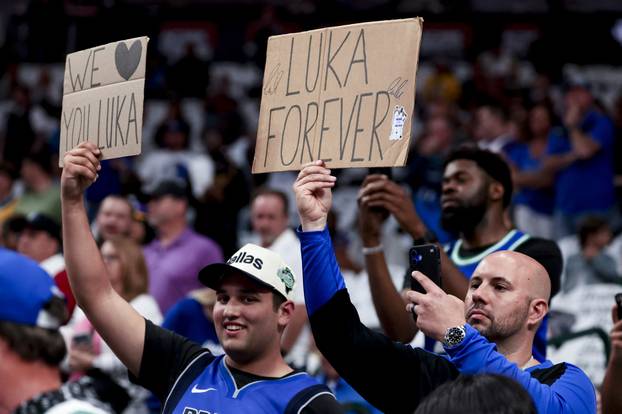 NBA: Los Angeles Lakers at Dallas Mavericks