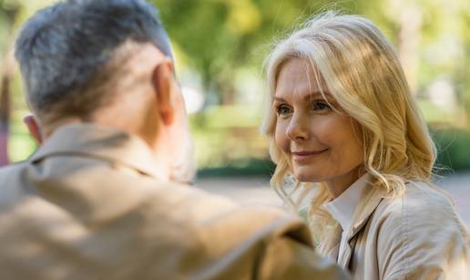 15 navika u 'dejtanju' kojih se stariji od 40 ne &zcaron;ele odre&cacute;i - i onda se &ccaron;ude za&scaron;to su sami