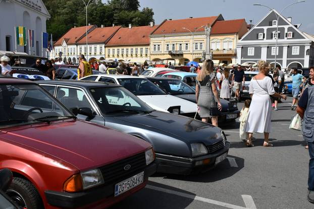 Požega: Čuveni modeli izloženi u sklopu oldtimer manifestacije"Trophy Zlatnom dolinom 2026."