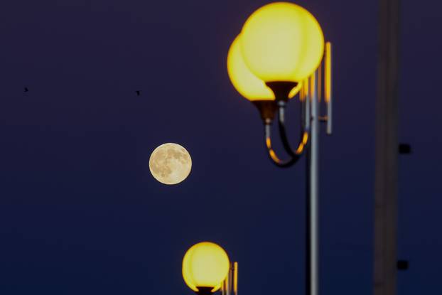 Zadar: Izlazak punog mjeseca