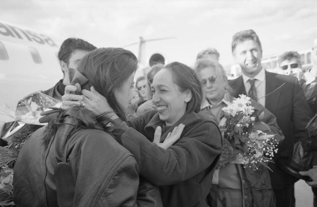 Zagreb: Povratak Anice Kovač s izbora za Miss svijeta gdje je okrunjena prvom pratiljom, 20.11.1995.