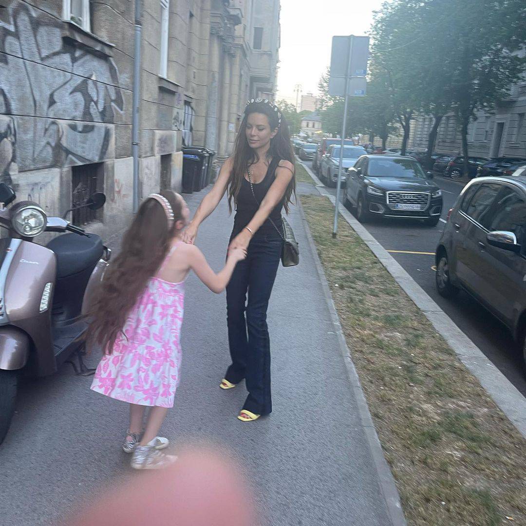Emotivna Pišek s kćeri: 'Pitala me kako da zna da i ja neću otići. Idemo korak po korak...'