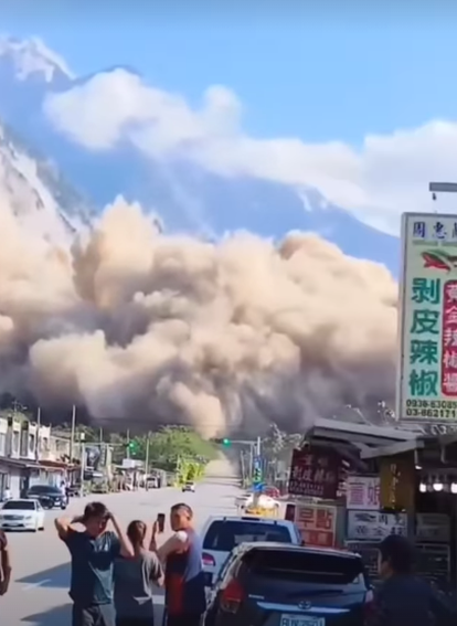 FOTO Razoran potres na Tajvanu u fotografijama: Srušene zgrade i odroni, ljude izvlače spasioci