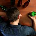 Kako alkohol utječe na tijelo kroz desetljeća: Od smanjivanja penisa do bolesti 'tihih ubojica'