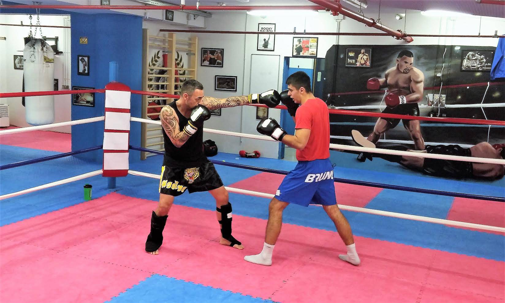 Opasan protivnik: Sandi Cenov je  pokazao boksačke vještine