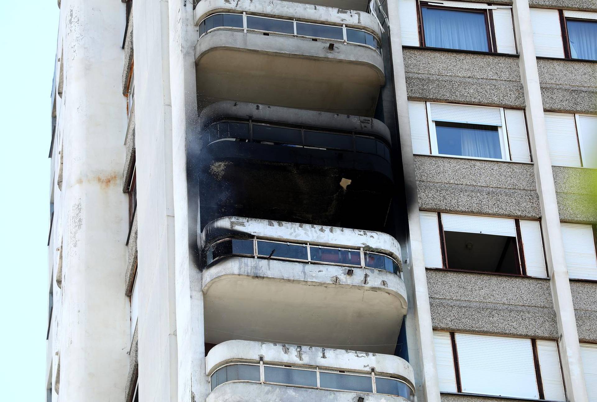 Zagreb: Vatrogasci ugasili požar u stanu nebodera na 11. katu na Trešnjevci