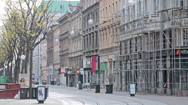 Zagreb: Jutro u gradu svanulo je bez ijednog ?ovjek na cesti 