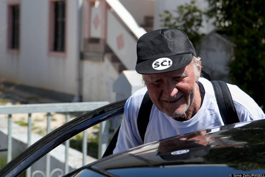 Bračni par s Vira stopira do Liverpoola kako bi pružili podršku Letu 3 na Eurosongu