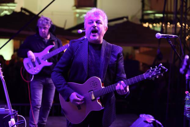 Split: Koncert grupe  Dalmatino