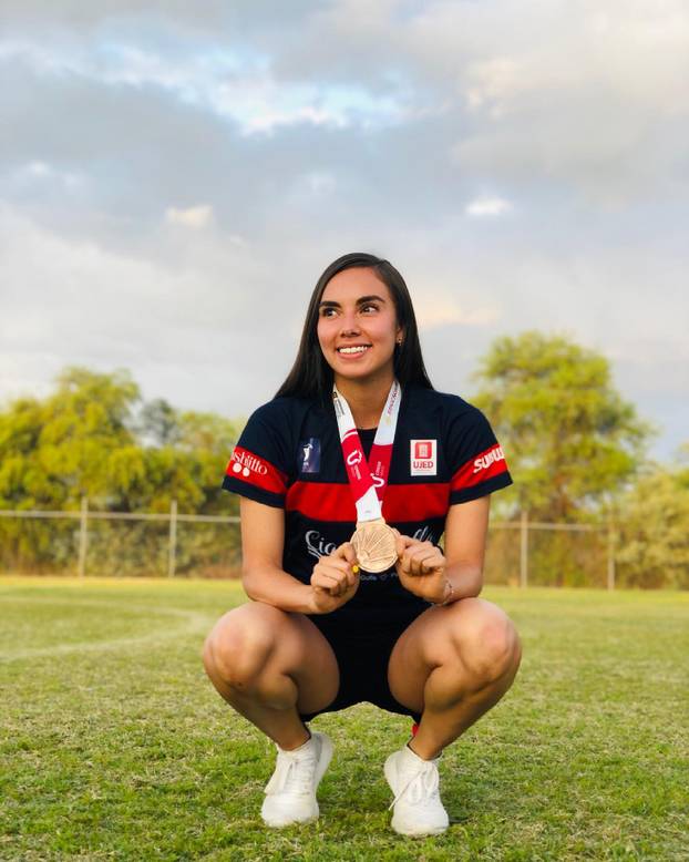 FOTO Nekad kraljica ljepote, a danas nogometna sutkinja. Selene oduzima dah na terenu