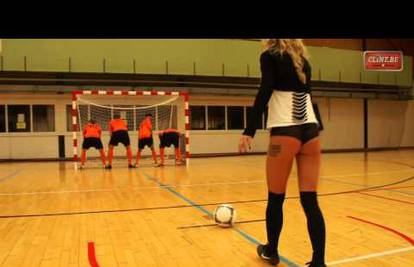 Seksi trening: Igrači Antwerpa zaigrali 'prčiguz' s ljepoticama