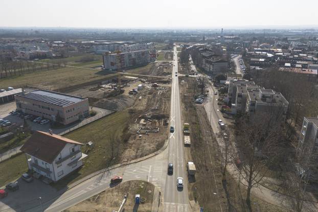 Pogled iz zraka na rekonstrukciju Sarajevske ulice u Zagrebu i prvo proširenje tramvajske pruge nakon 20 godina
