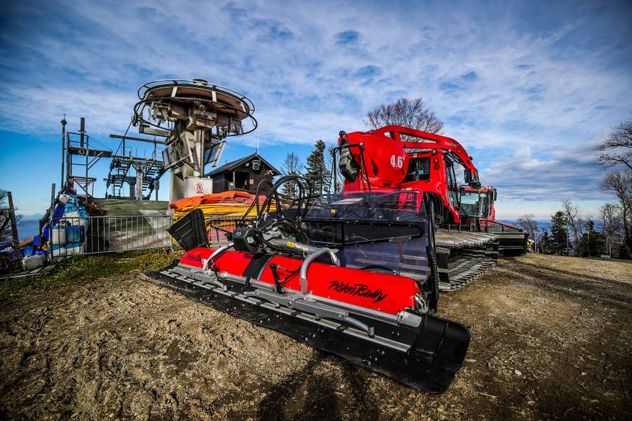 Ovo je Sljeme godinu dana od zadnje Snježne kraljice: Skijanja nema, a žičara stoji pokidana...