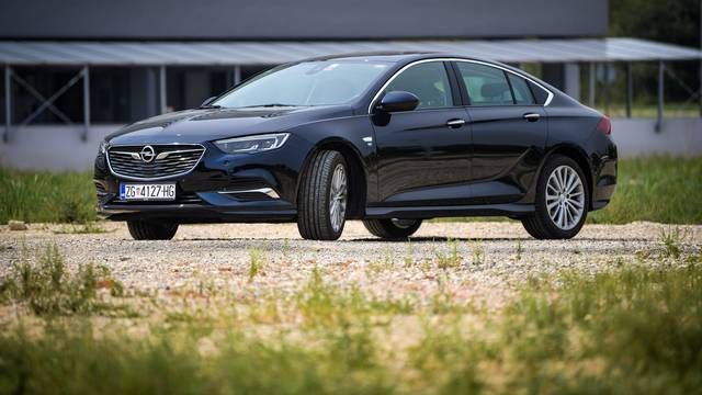 Opel Insignia na testu: Moćna limuzina sa stilom i klasom