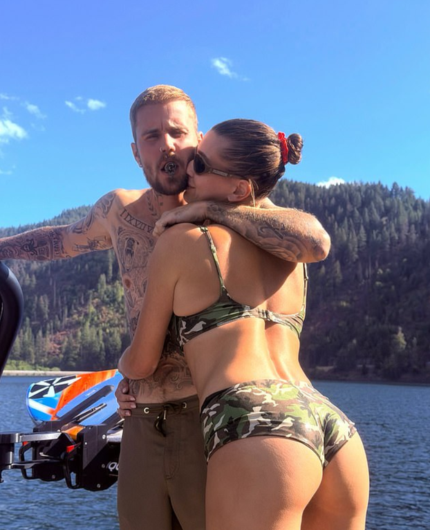 FOTO Justin Bieber pokazao fotke s ljetovanja, svi gledali u guzu njegove supruge Hailey