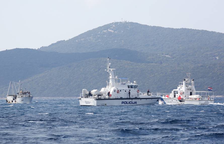 Traže nestale: Gumenjak nije imao svjetla, bili su na Šipanu