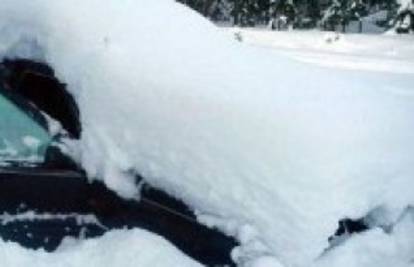 Dva mjeseca bio u zametenom autu, preživio jedući snijeg 