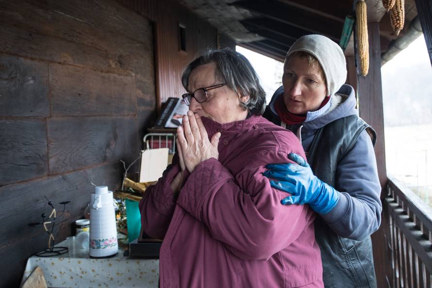 'Sve mi je izgorjelo, i odjeća. Sve što imam je ovo što nosim'