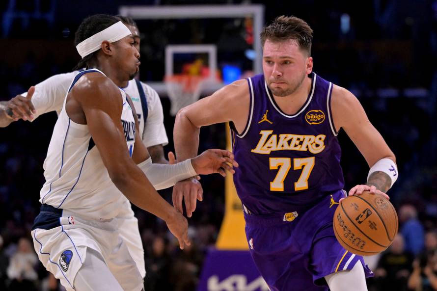 NBA: Dallas Mavericks at Los Angeles Lakers