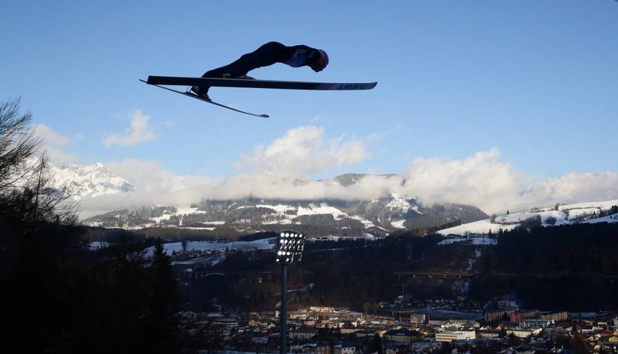 Kubacki letio 143 metra! On je pobjednik Novogodišnje turneje