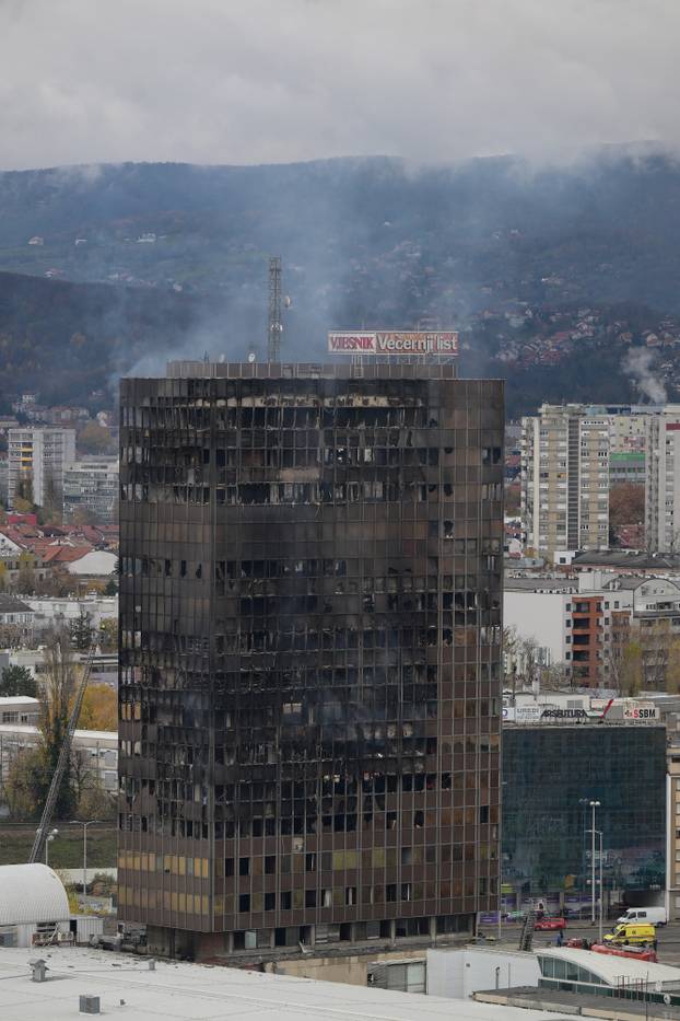 Zagreb: Pogled na izgoreni Vjesnikov neboder 