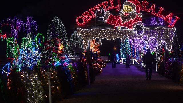 Božićna priča: Čak 2,5 milijuna lampica blista na imanju Salaj
