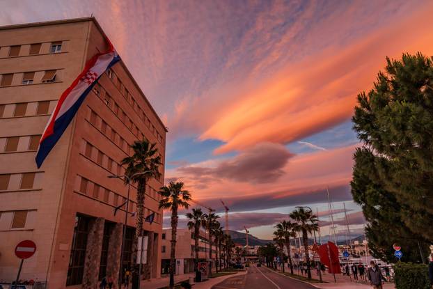 Split: Zastava na zgradi Banovine