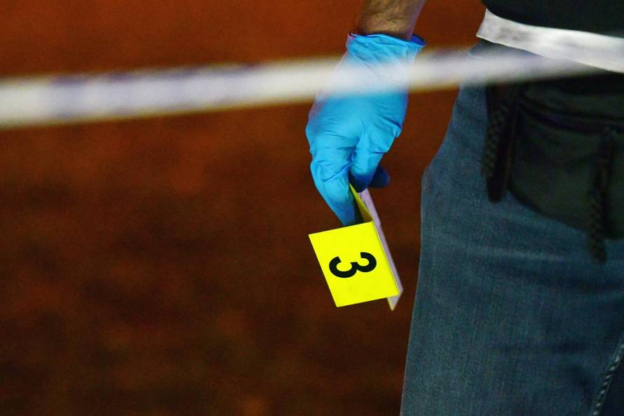 Šibenik: Žena ozlije?ena pirotehni?kim sredstvom na svadbi