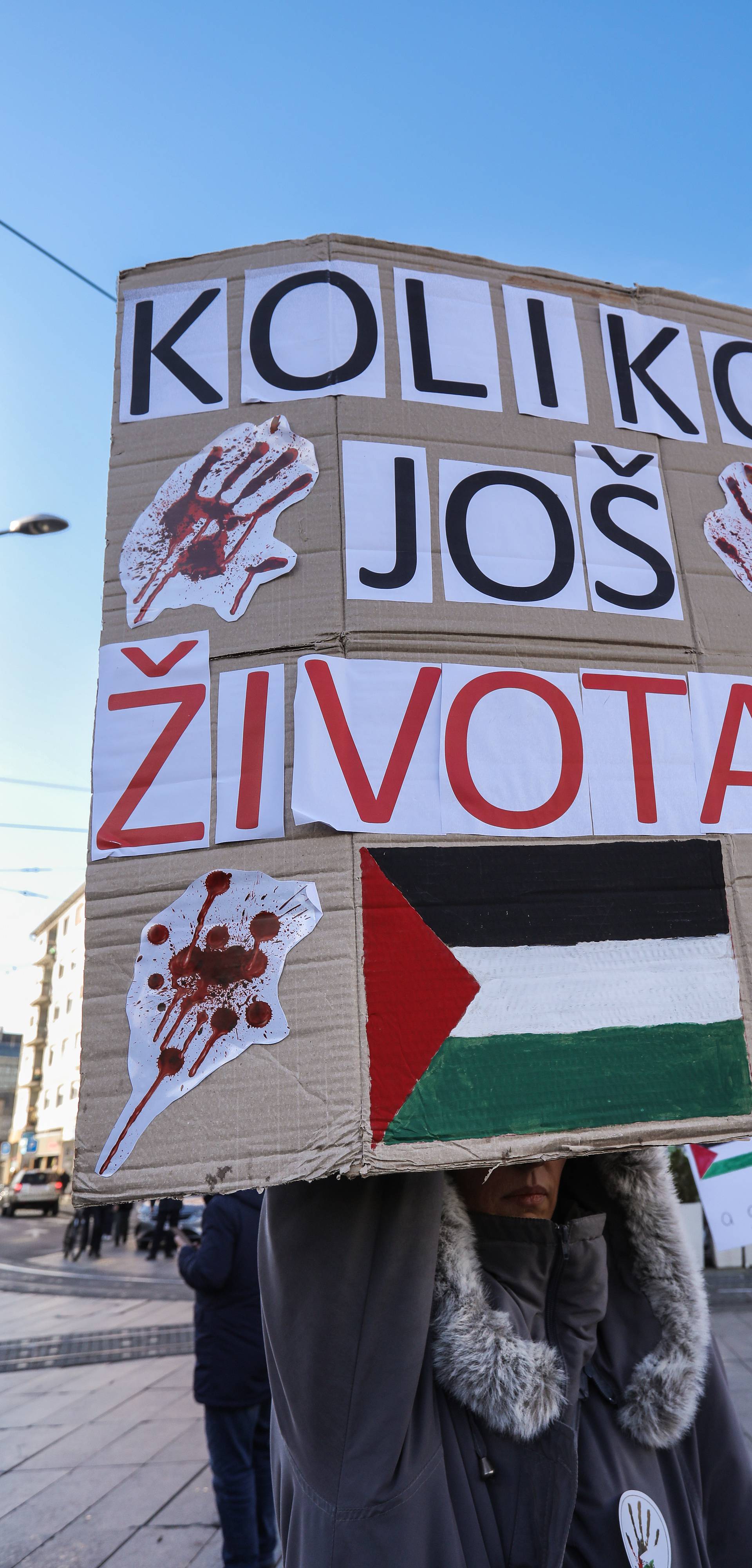 Zagreb: Inicijativa za slobodnu Palestinu održala je mirni skup pod nazivom "Ne u naše ime - mir i sloboda Palestini"