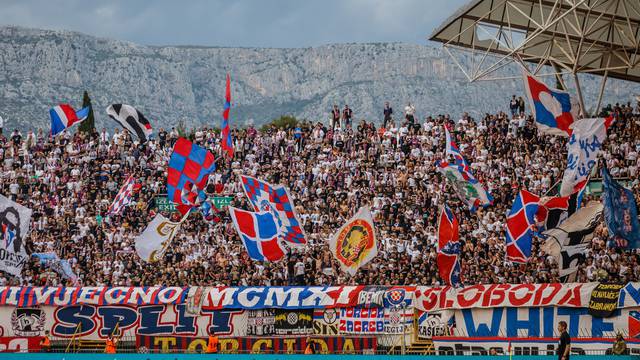 Split: Navijači na utakmici između Hajduka i Dinama