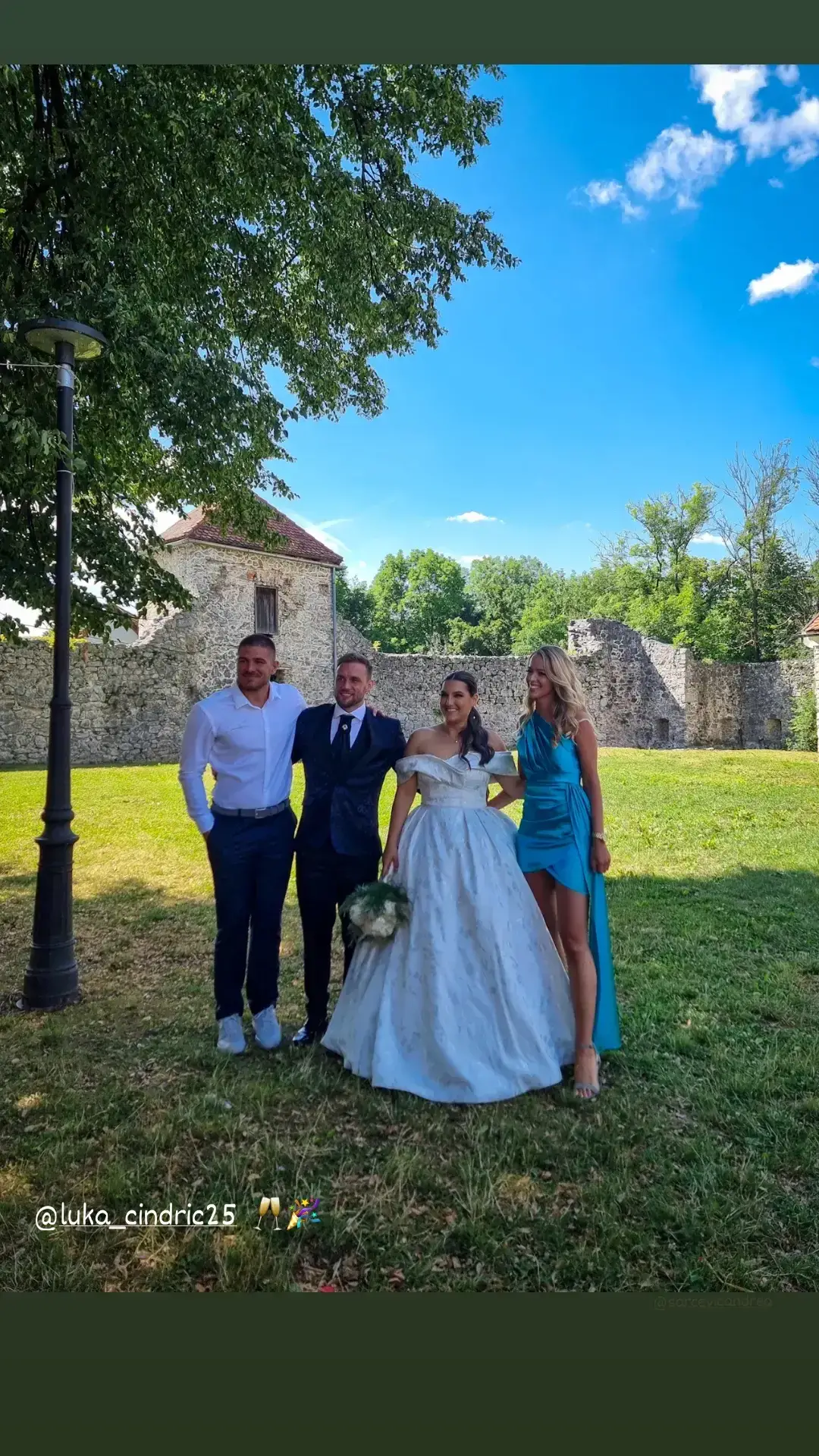Oženio se Luka Cindrić: Maja Šuput zapjevala mladencima