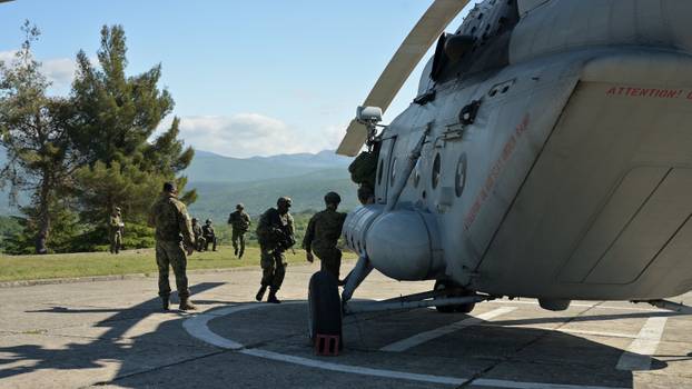 FOTO Pogledajte  ročnike u helikopterskom desantu