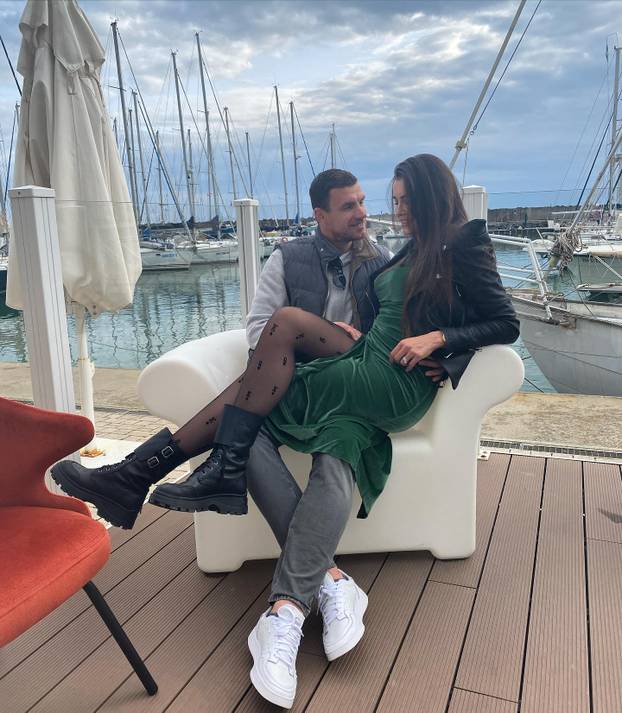 Zbog 'bosanskog dijamanta' odrekla se holivudske karijere: Evo tko je supruga Edina Džeke